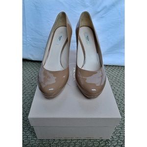 Prada pumps, nude
